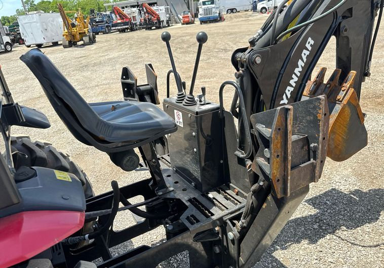 2016 YANMAR YT235 MFWD TRACTOR -  - Image 16