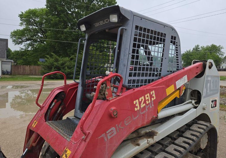 2016 TAKEUCHI TL10 TRACKED SKID STEER LOADER -  - Image 13
