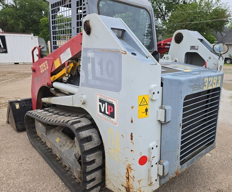 2016 TAKEUCHI TL10 TRACKED SKID STEER LOADER -  - Image 10