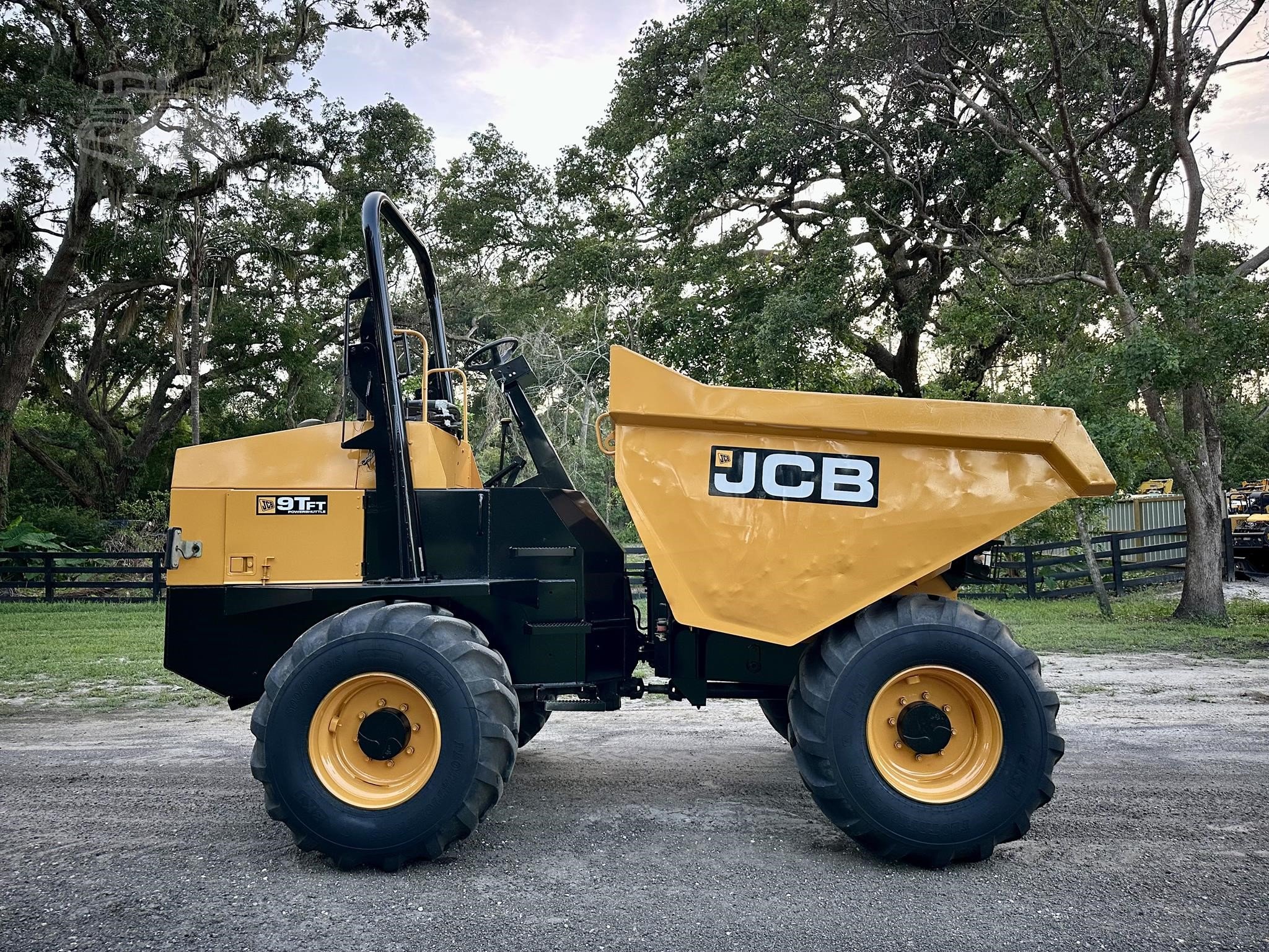 2017 JCB 9TFT DUMPER  - Image 13