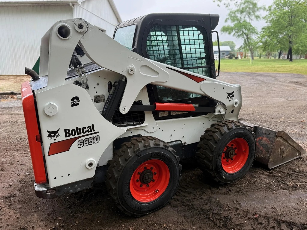 2018 BOBCAT S650 SKID STEER  - Image 5
