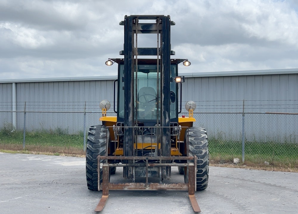 2019 JCB 930 6,000 LBS ROUGH TERRAIN FORKLIFT ENCLOSED CAB LIFT TRUCK  - Image 3