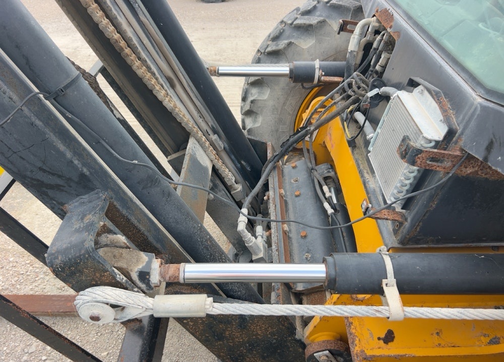 2019 JCB 930 6,000 LBS ROUGH TERRAIN FORKLIFT ENCLOSED CAB LIFT TRUCK  - Image 6