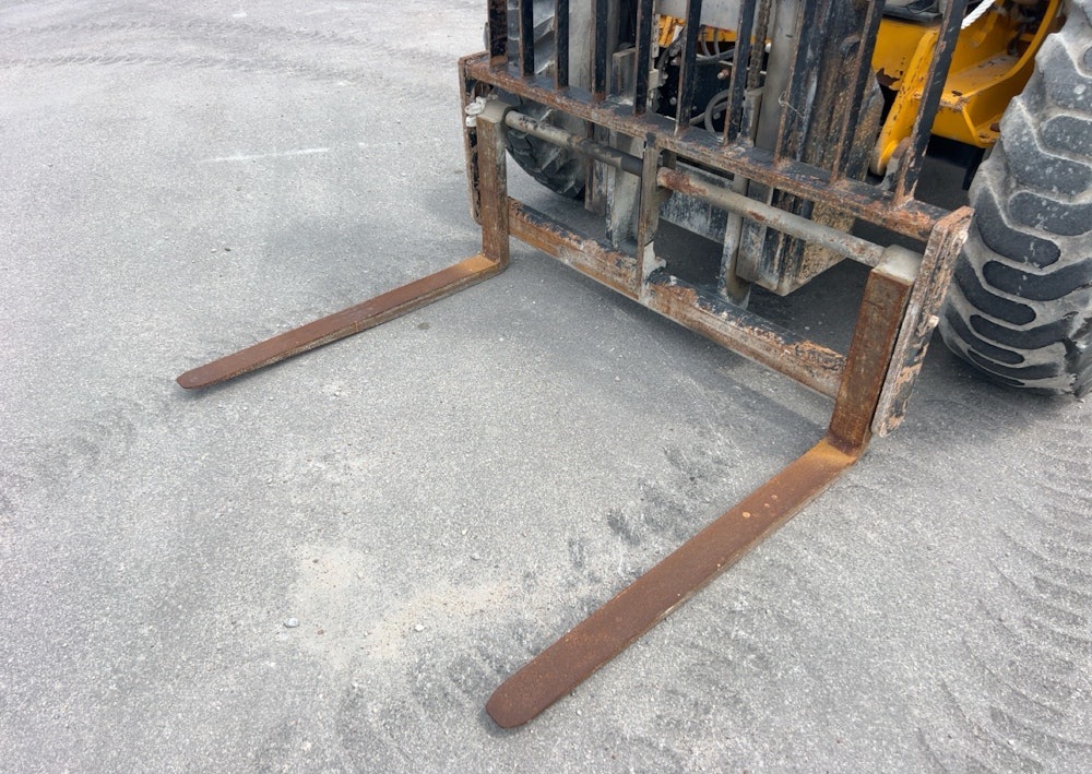 2019 JCB 930 6,000 LBS ROUGH TERRAIN FORKLIFT ENCLOSED CAB LIFT TRUCK  - Image 7