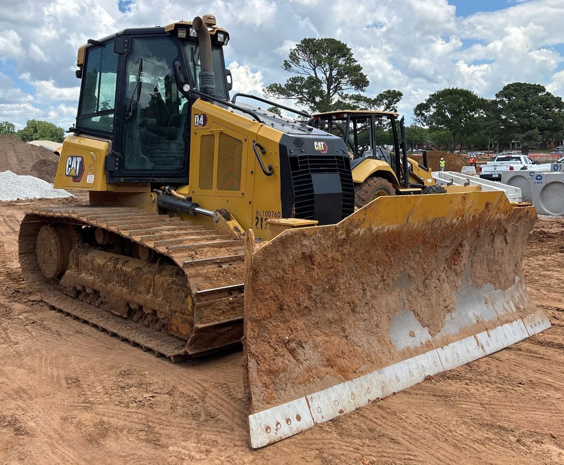 2023 CATERPILLAR D4 LGP DOZER  - Image 2