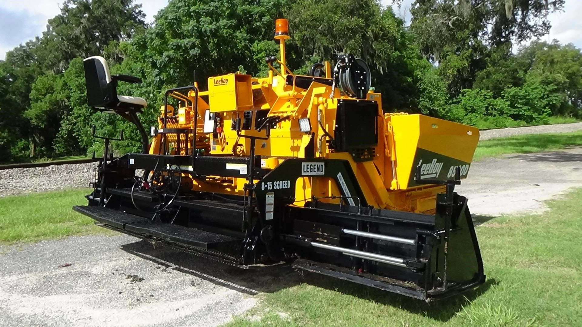 2018 LEEBOY 8500D TRACK PAVER  - Image 3