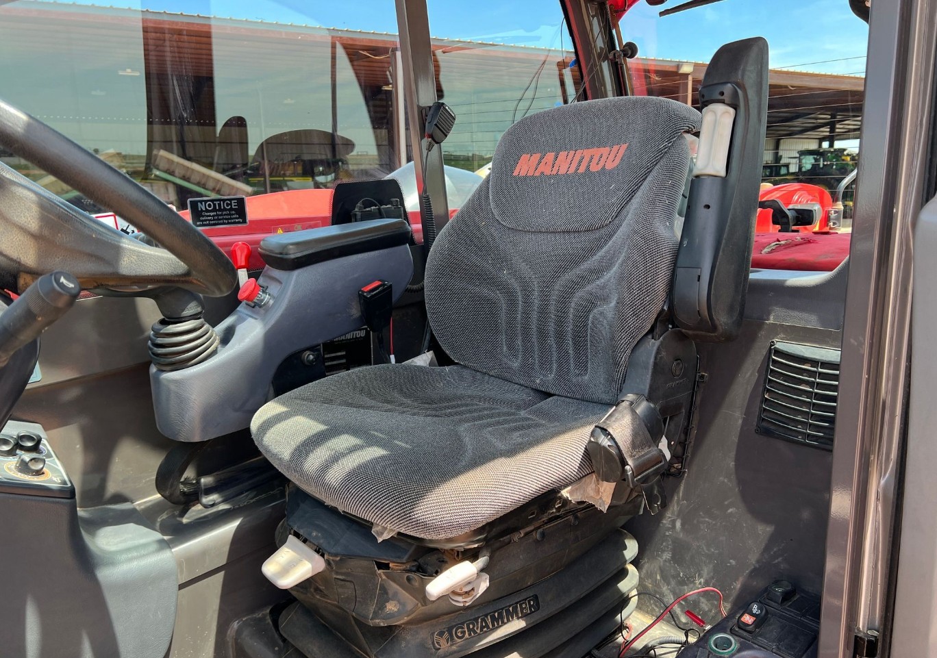 2017 MANITOU MLT840 TELEHANDLER  - Image 13