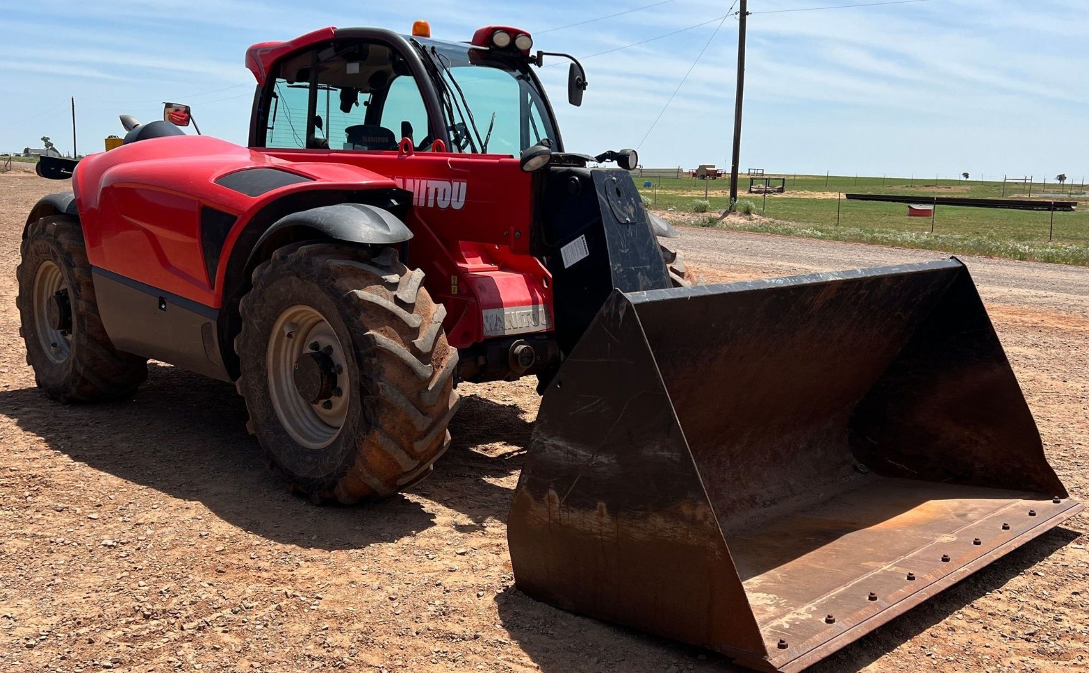 2017 MANITOU MLT840 TELEHANDLER  - Image 3