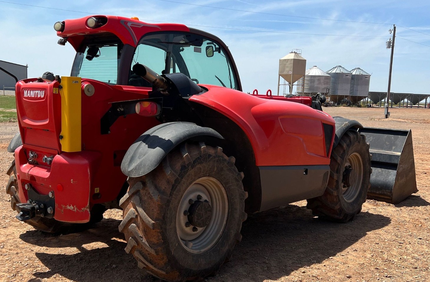 2017 MANITOU MLT840 TELEHANDLER  - Image 5
