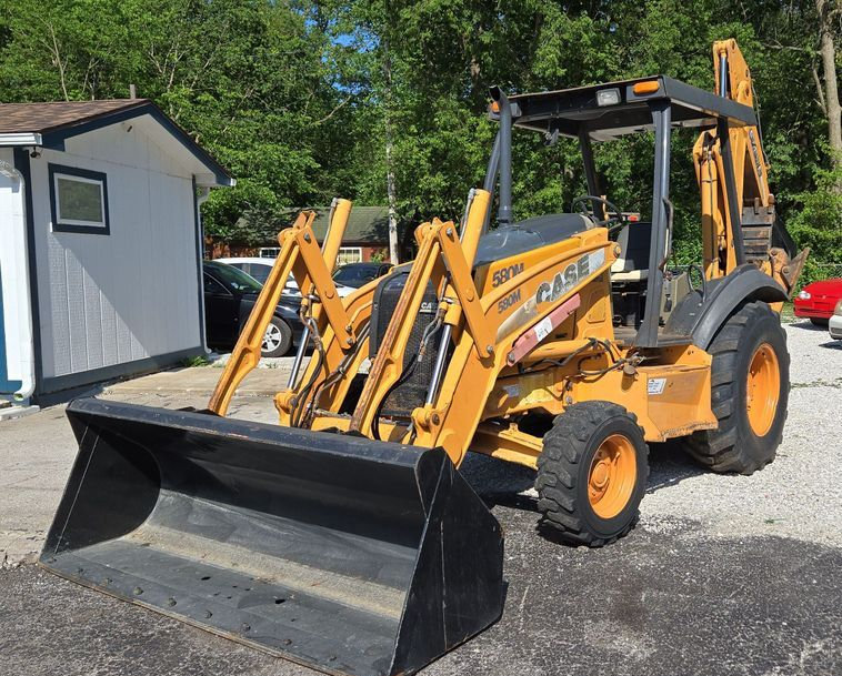 2010 CASE 580M BACKHOE  - Image 2
