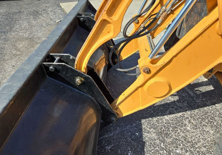 2010 CASE 580M BACKHOE  - Image 8