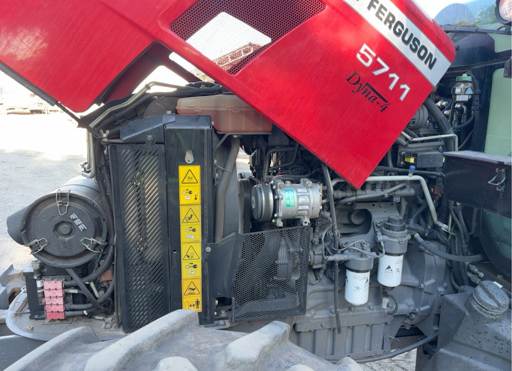 2021 MASSEY FERGUSON MF 5711 4WD DIESEL TRACTOR UTILITY AG FARM -  - Image 16