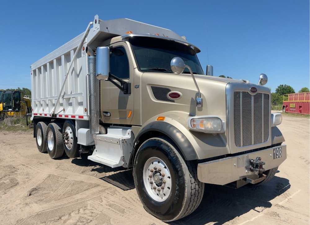 2017 PETERBILT 567 16' TRIA DUMP TRUCK CUMMINS ISX12 AUTO PTO TARP  - Image 17