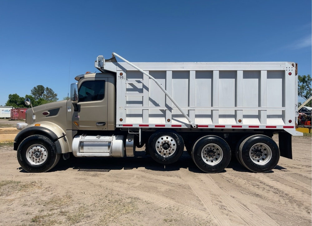 2017 PETERBILT 567 16' TRIA DUMP TRUCK CUMMINS ISX12 AUTO PTO TARP  - Image 7