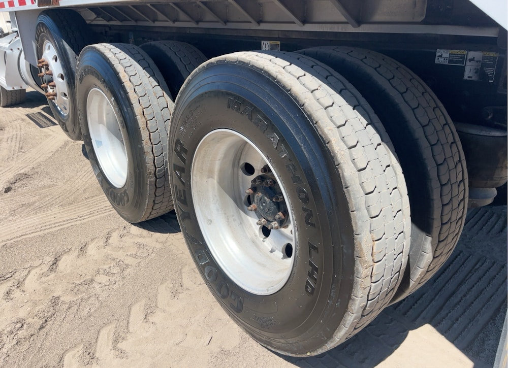 2017 PETERBILT 567 16' TRIA DUMP TRUCK CUMMINS ISX12 AUTO PTO TARP  - Image 8