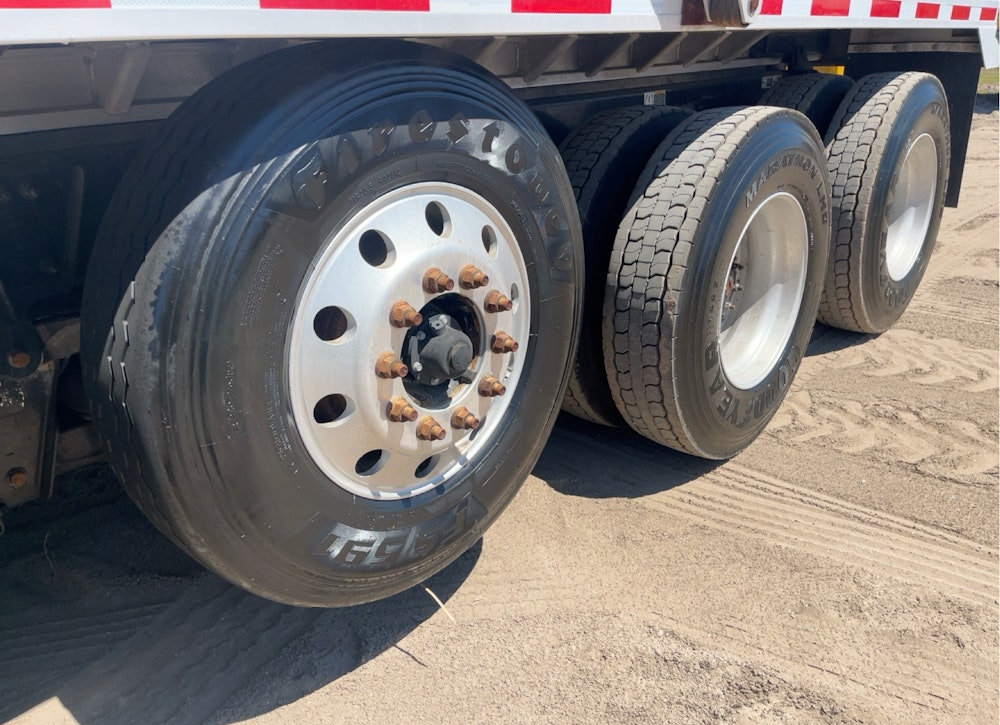 2017 PETERBILT 567 16' TRIA DUMP TRUCK CUMMINS ISX12 AUTO PTO TARP  - Image 9