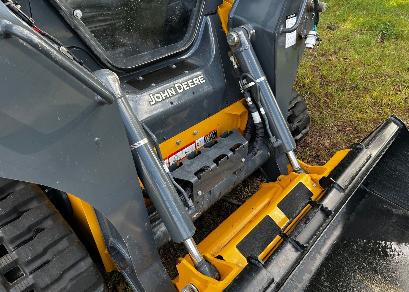 2022 JOHN DEERE 325G TRACKED SKID STEER LOADER  - Image 11