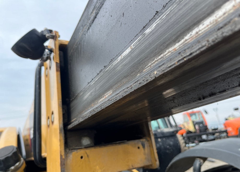2014 CATERPILLAR TH255C 5.5K TELESCOPIC REACH FORKLIFT CAB TELEHANDLER - Inventory #40329 - Image 12