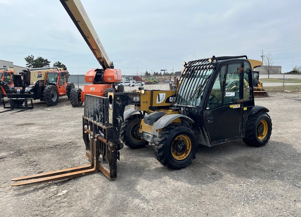 2014 CATERPILLAR TH255C 5.5K TELESCOPIC REACH FORKLIFT CAB TELEHANDLER - Inventory #40329 - Image 2