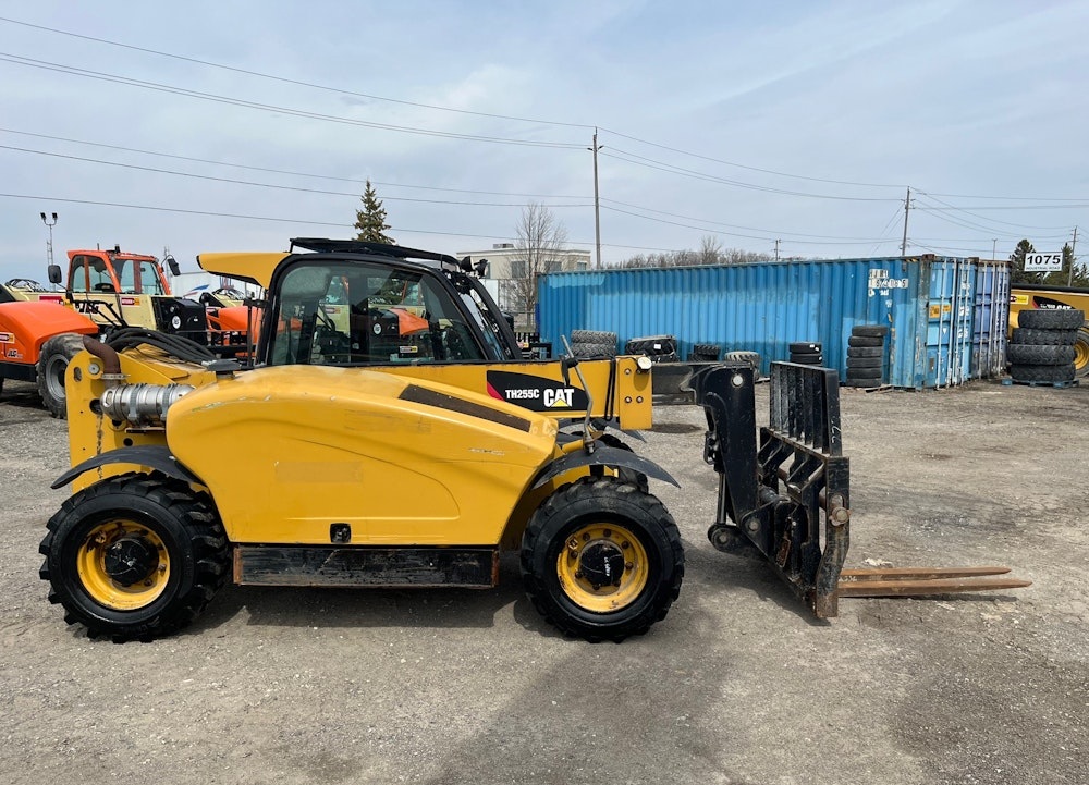 2014 CATERPILLAR TH255C 5.5K TELESCOPIC REACH FORKLIFT CAB TELEHANDLER - Inventory #40329 - Image 6