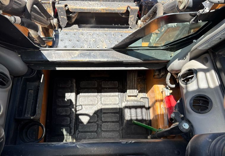 2019 CASE SV340 SKID STEER LOADER  - Image 11